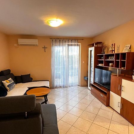 Apartments Jadranka Malinska Extérieur photo