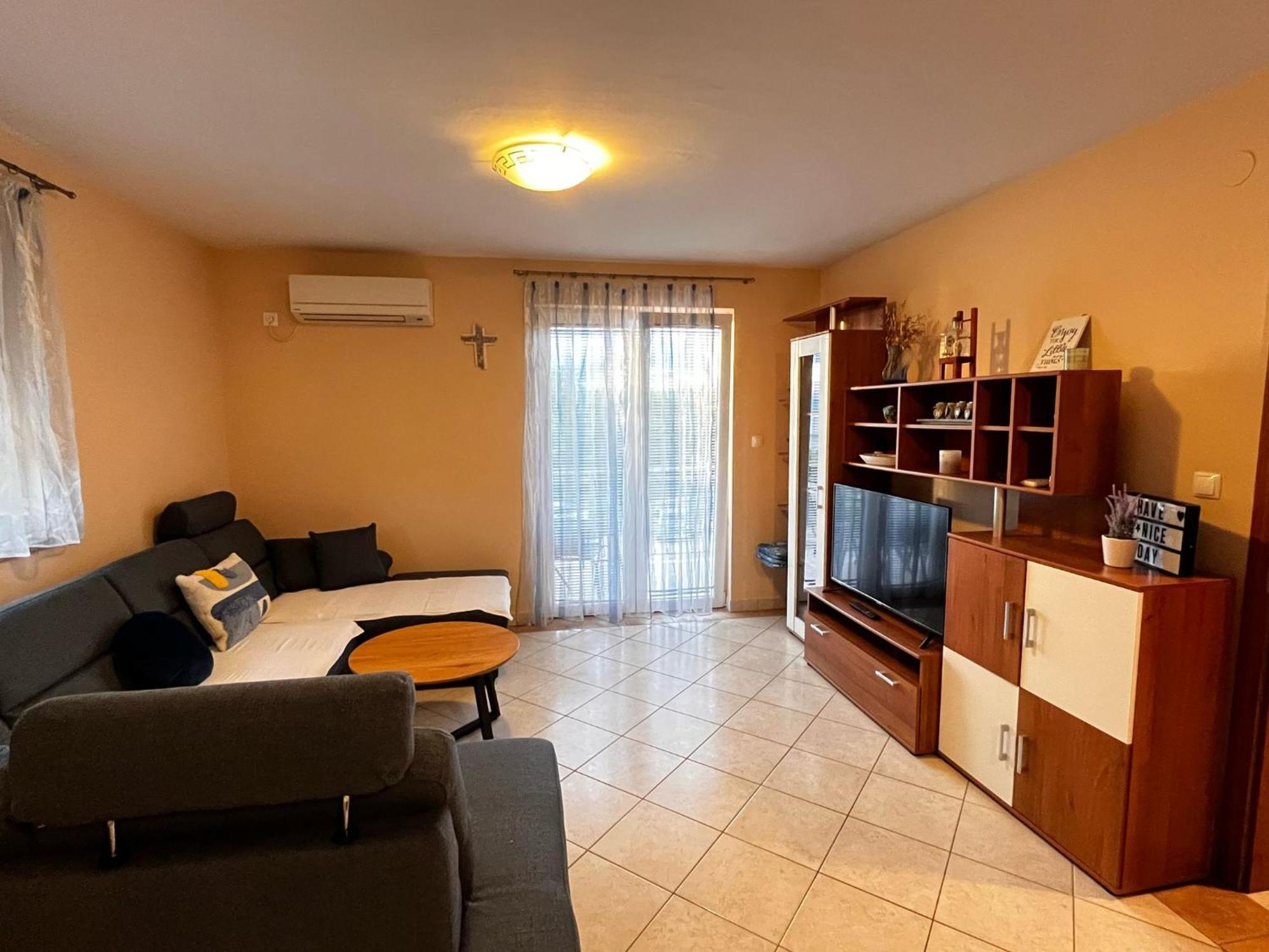 Apartments Jadranka Malinska Extérieur photo