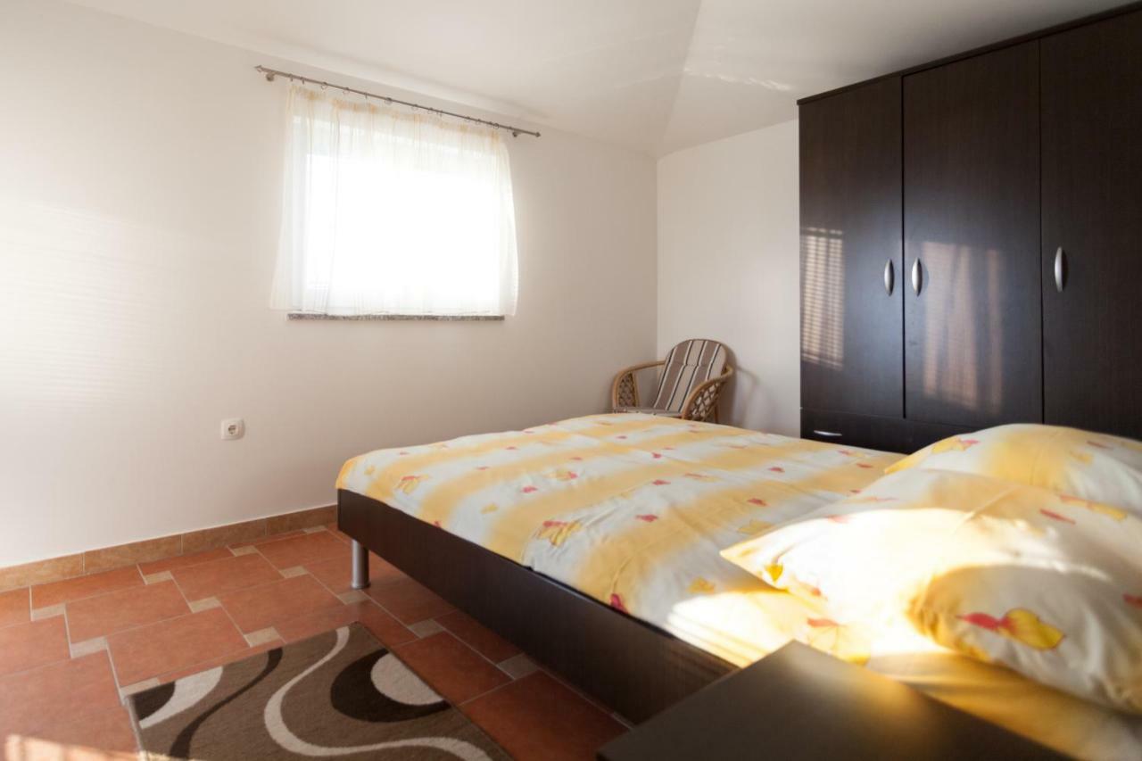 Apartments Jadranka Malinska Extérieur photo